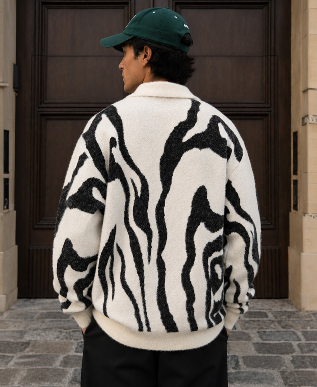 Black & Off-White Abstract Sweater